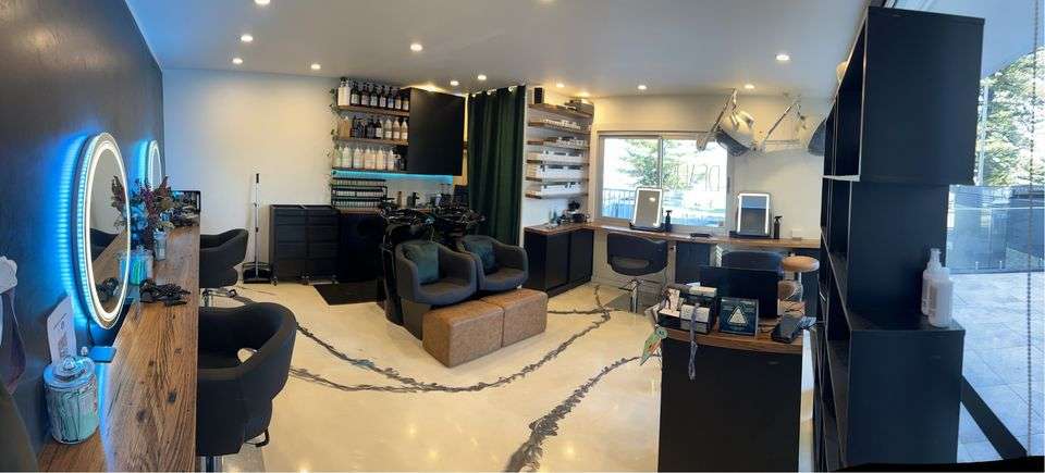 Dealis Hair Boutique