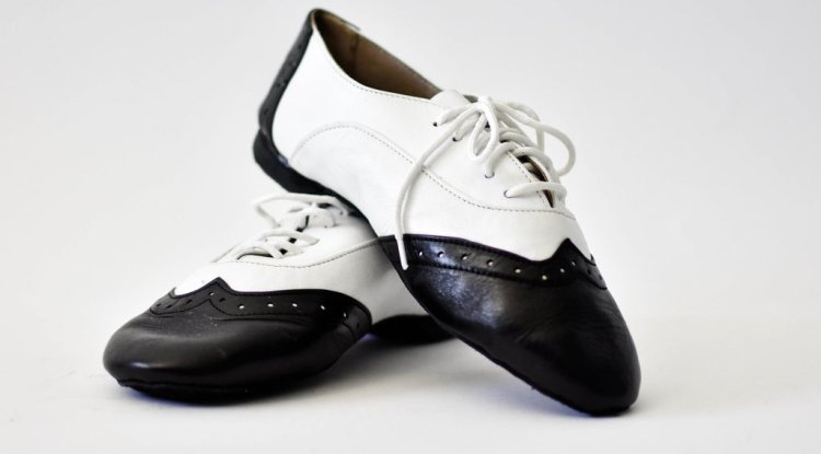 Tips to prudently purchase Dance Shoes Online - Handyclassified